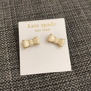 Kate Spade Ribbon Off White Earrings